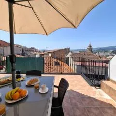 Luna - Disfruta de Ourense en este piso con terraza en el casco histórico