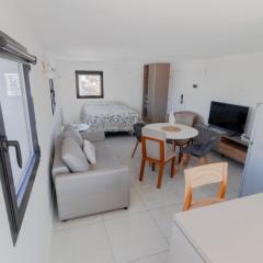 Check and Home - Lamadrid - 4 Huéspedes a Estrenar con Amplia Terraza y Pileta