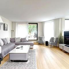 Historic Charm Overlooking Parc Lafontaine