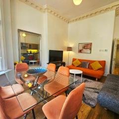 Charming Home with Private Balcony, on 1st floor, with 2 Bathrooms, 3 min walk to Earl's Court Station