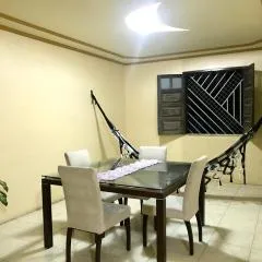 Casa completa em ótima localização