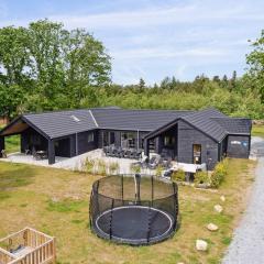 Spacious Retreat for 20 - By Traum Ferienwohnungen