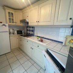 Maison familiale près plage avec WiFi et animaux admis - FR-1-22-378