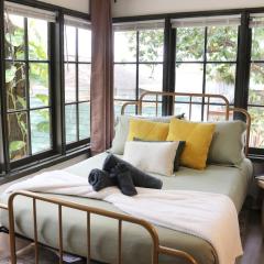 Walkable, Outdoor Oasis, BBQ, Firepit and Bocce Ball