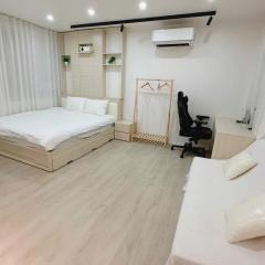 4 Bedrooms - Hanoi Old quarter - Cozy kitchen