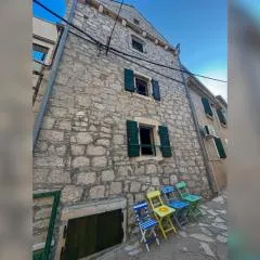 Voltera Apartments in Betina Old Town, with Parking Nearby