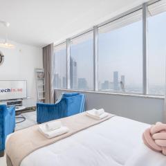 Skyline Studio DIFC Iconic View by Czech-In