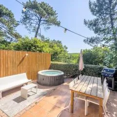 Appt privé / piscine jacuzzi / 10 min à pied de la plage