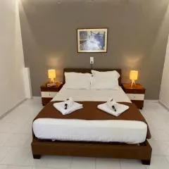 Dolphin Apt & Studios -Next to the Beach