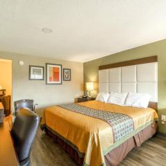 Deluxe Inn & Suites By OYO Miami OK