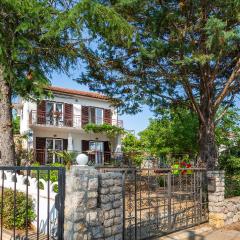 Beautiful Apartment In Pinezici