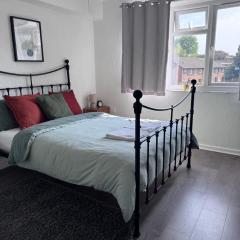 Toni's Hub - 2 bed City Centre Apartment