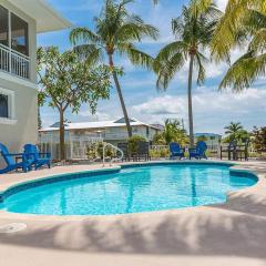 Sombrero Beach Beauty- Luxury Waterfront Pool Home, 50` Dock