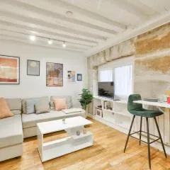 Modern Parisian Retreat Cozy T2 in Paris 02
