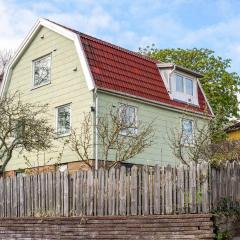 Family-Friendly Apartment by the Sea