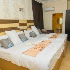Proximus Hotel and Suites