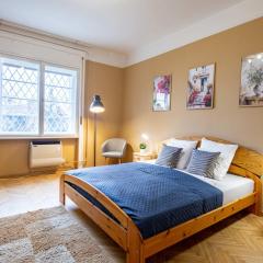 Central - Free parking - Green