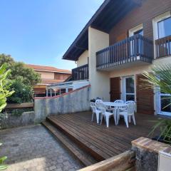 Villa patio avec piscine, à 400m des commerces et 6km de plage - Animaux admis - FR-1-239-83