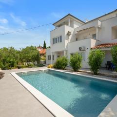 Nice Apartment In Murter With Wifi