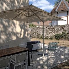 Charmant gîte rénové avec terrasse et parking au cœur de Montagney - FR-1-583-482