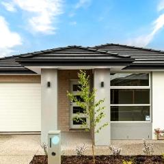 Minta Estate 4bedrooms Berwick home no sharing