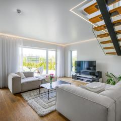 Family-Friendly 3-bedroom residence close to sea