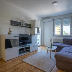 Apartment Aura