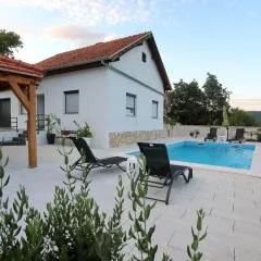 Holiday home Baroque Art with pool
