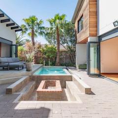 Family home in Tableview, close to Dolphin Beach.