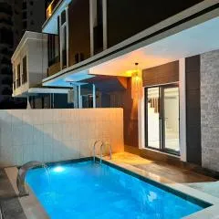 Dubleks Özel Havuzlu Lüks Villa