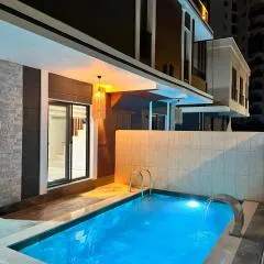 Dubleks Özel Havuzlu Teraslı Lüks Villa