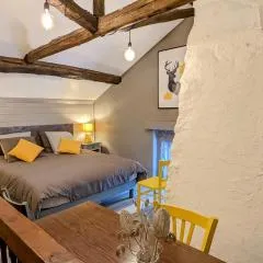 Gîte paisible dans une ancienne ferme avec WIFI et parking à Saint-Bresson - FR-1-583-440