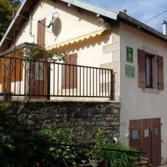 Maison de charme à Fougerolles, idéale pour curistes - FR-1-583-397
