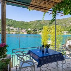 Studio apartment Marija - waterfont with sunbeds! Unique