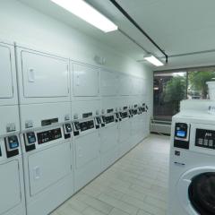 King Suite Retreat 7min Disney w Free Parking