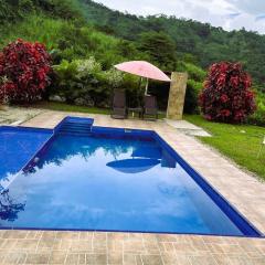 Divina Finca Nueva llegando a Villeta para 6 a 8