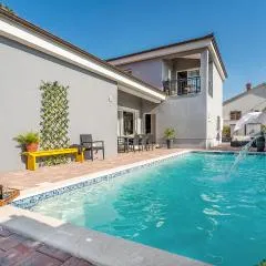 Nice Home In Privlaka With Wifi