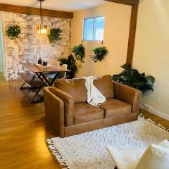 Trendy Kensington 3 min Walk Backyard AC Garage