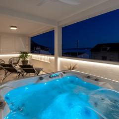 NEW! Luxury Apartment With Jacuzzi 20 Near The Sea