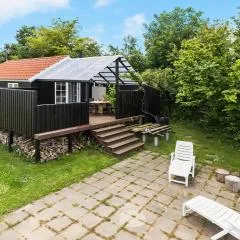 2 Bedroom Gorgeous Home In Glesborg