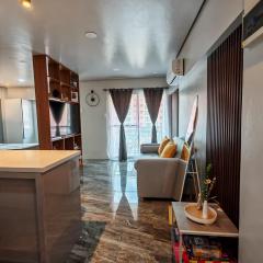 Traveler's Nest near Airport, Netflix, Stylish, Cozy with swimming pool