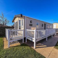Fantastic Caravan With Decking At Haven Hopton Holiday Park Ref 80069G