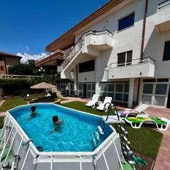 Domus Apartment in villa, swimming pool and private parking
