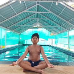 Johnson's Homestay With Pool & Eco houseboat near town beach for families