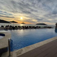 Pie de playa tramonto beach tower