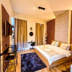 Simple Private Rooms in 5BR Shared Apartment, Well Connected Location