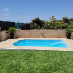 casa rural con piscina y barbacoa en Nerja para 4 personas