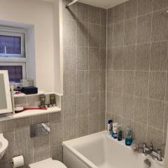 High Standard Single Room near Gatwick Airport