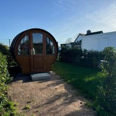 Schlaffass auf Stellplatz am Elbkrug 2 0