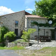 Maison pittoresque avec terrasse et BBQ, calme près de Langeac - FR-1-582-124